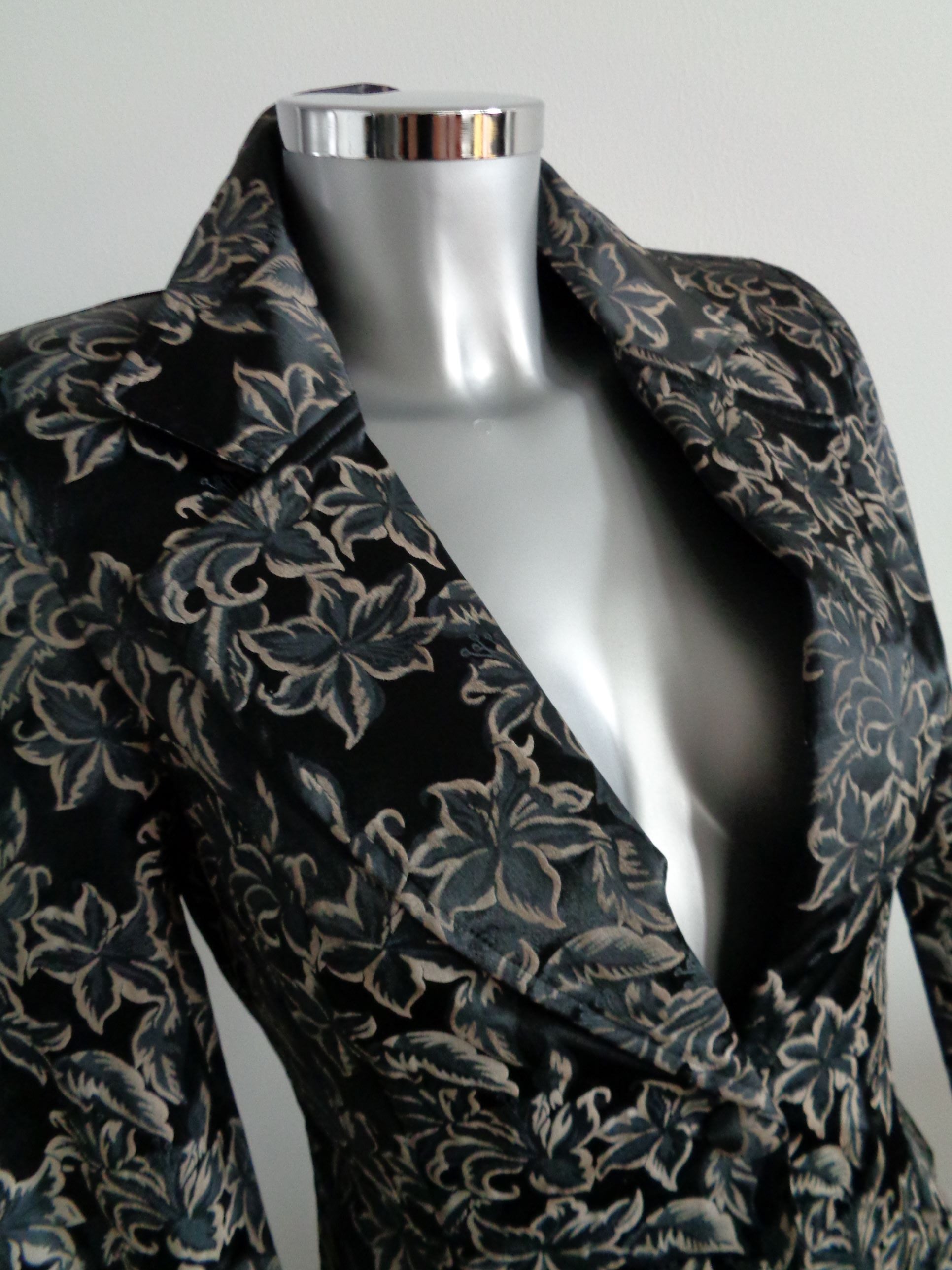 Zone Bleue Paris getailleerd jasje, maat 34 NIEUW